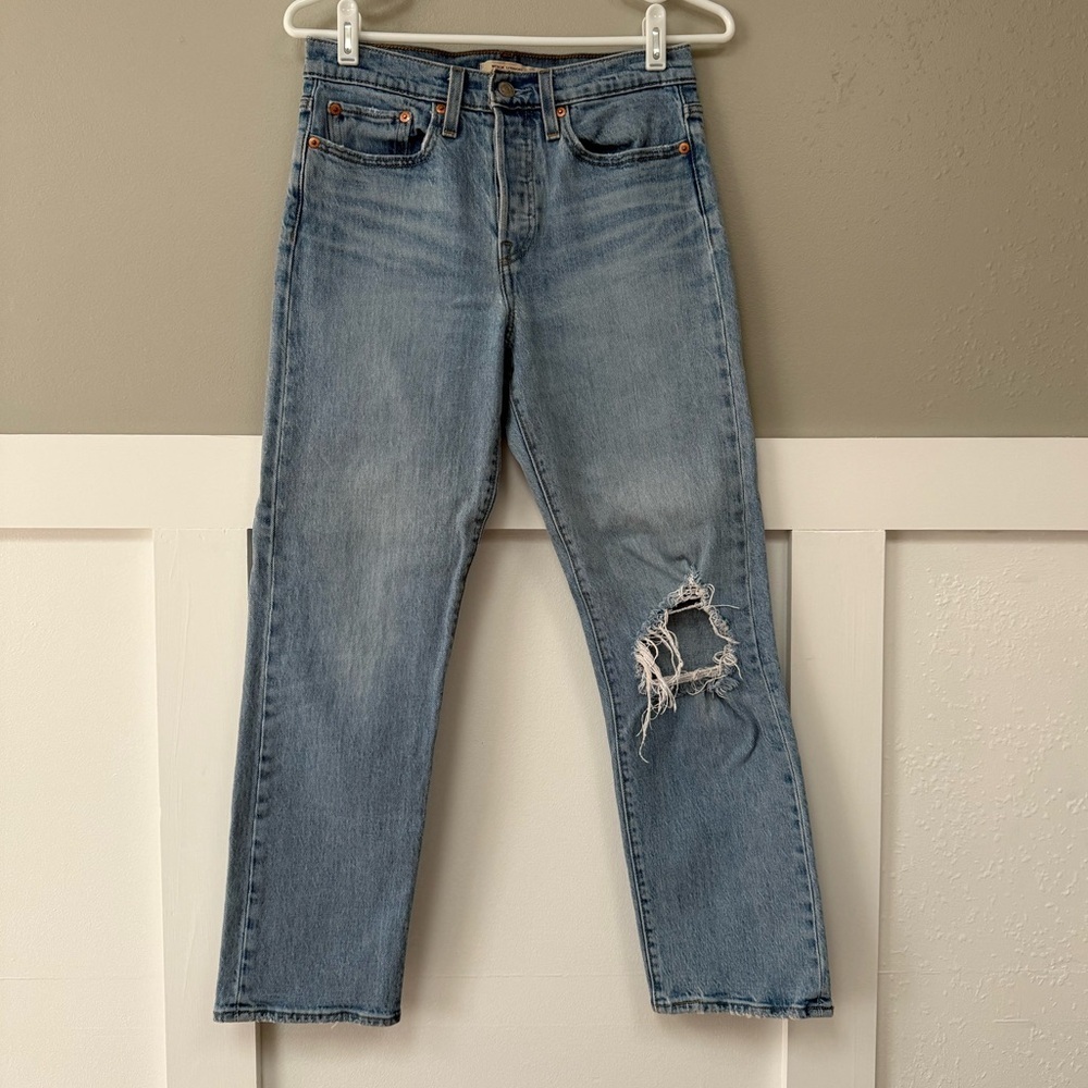 Levi’s Wedgie Straight Ankle Women’s Jeans in Tango Fray - Light Wash - Picture 3 of 10